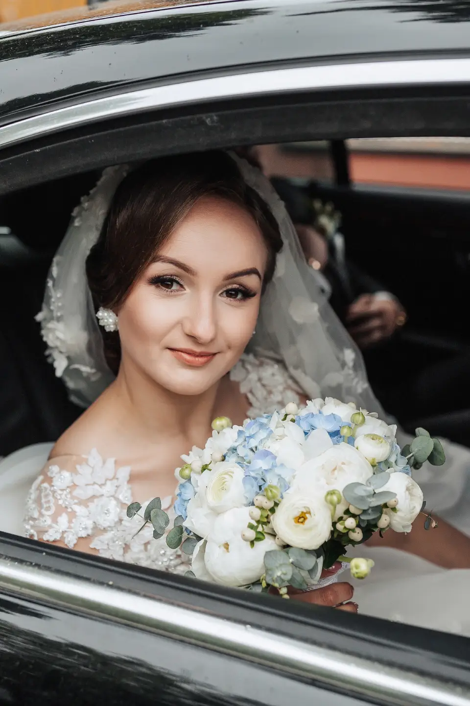 Wedding limousine service Long Island for organized guest transportation